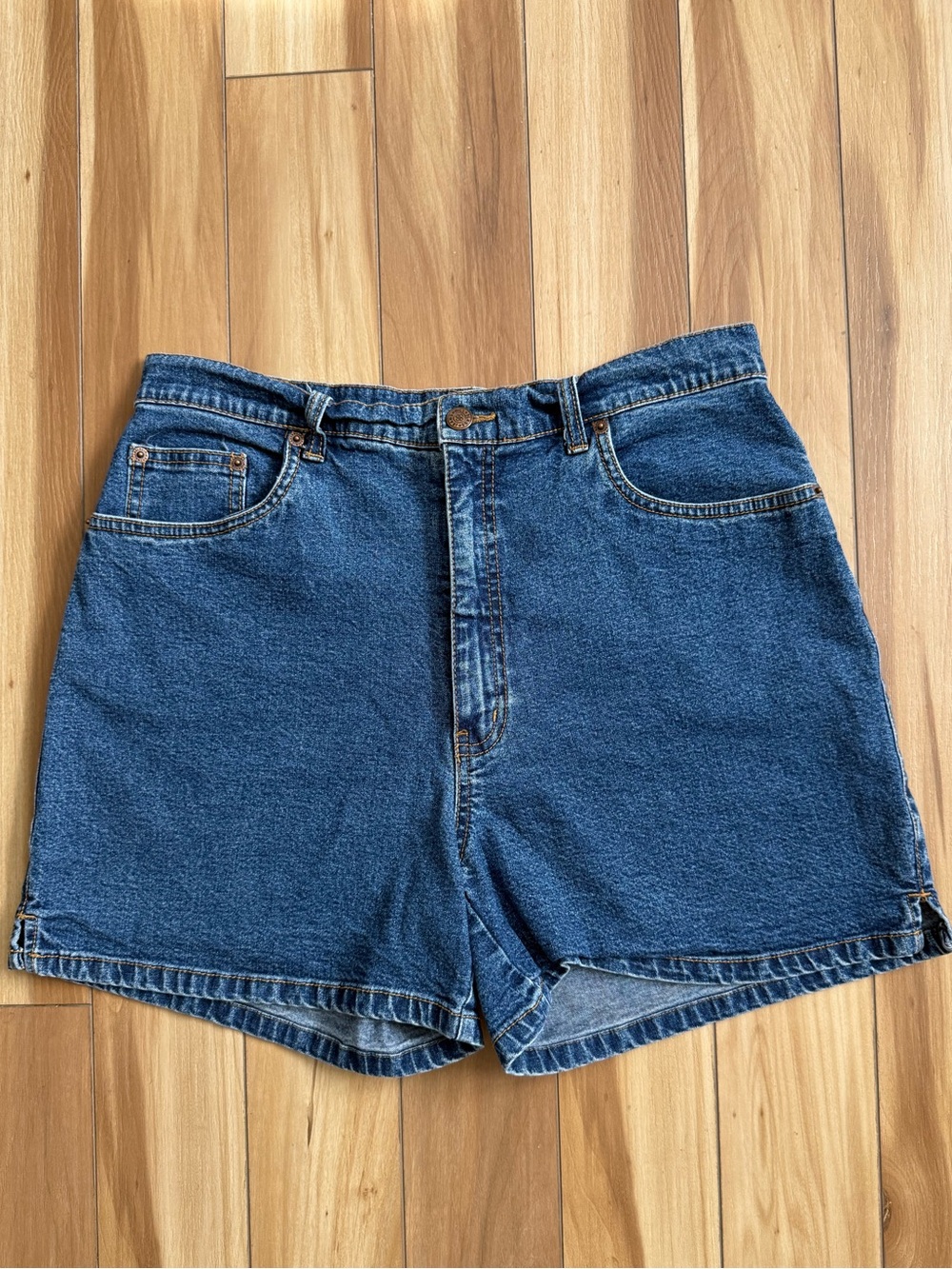 Vintage Bill Blass Denim Women’s Shorts - size 12